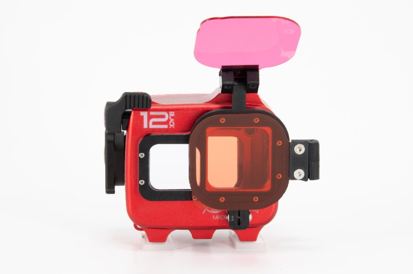 Isotta - Double Red Flip with Filters for Go-Pro HERO8 Black and Go-Pro HERO9/HERO10 Black/Portafiltro con filtro doppio rosso per Go-Pro HERO8 Black and Go-Pro HERO9/HERO10 Black